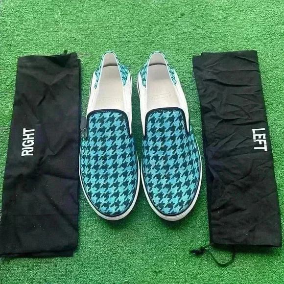 Vetements - Picture 1 of 7